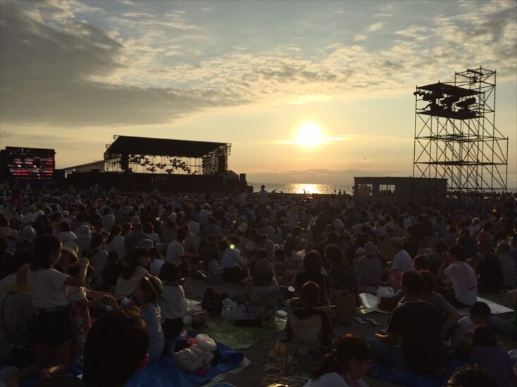 日本海と夕日と音楽♪